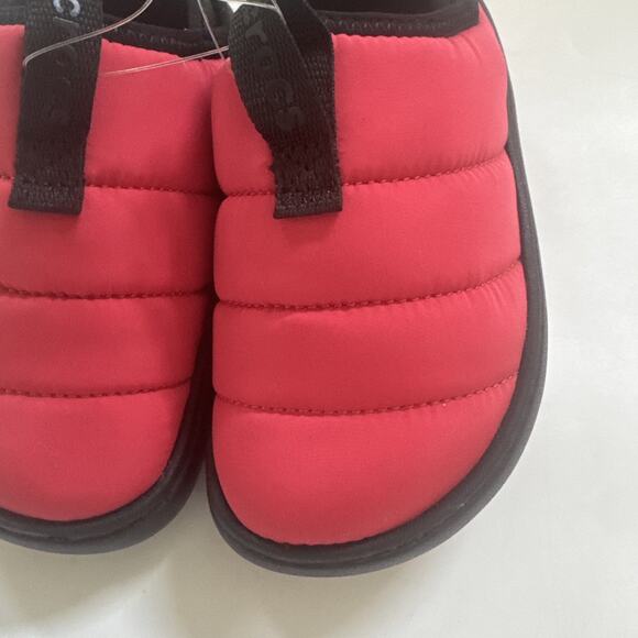 NEW Crocs Classic Puff Moc Slip Moccasin Dragon Fruit Kids Youth Girls 13 CHILD - Picture 5 of 9